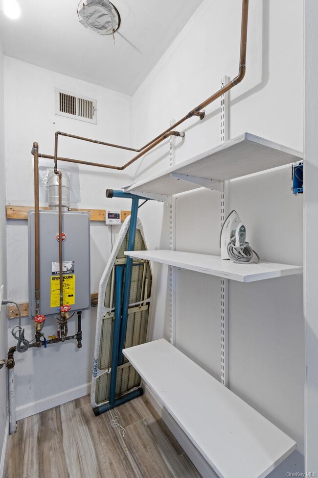 Building Photo - 154 Windermere Ave