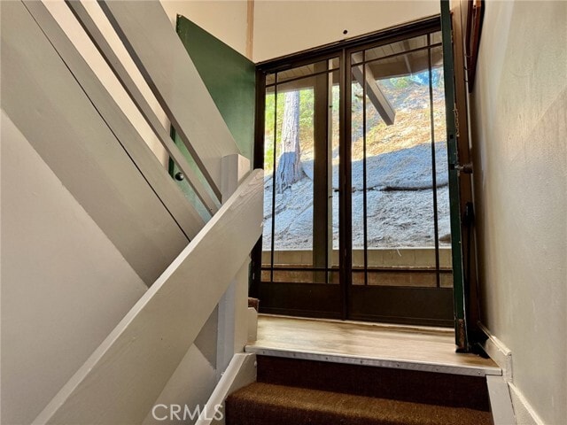 Building Photo - 872 Sierra Vista Dr