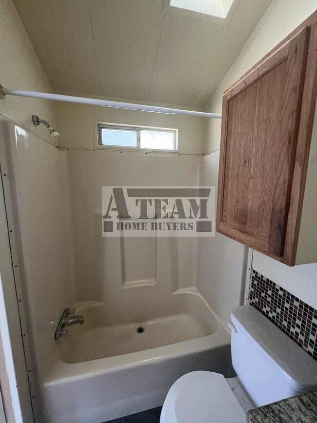 Building Photo - Cozy 1 Bedroom 1 Bath Home with Big Yard!