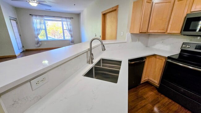 Building Photo - 10900 W Bluemound Rd