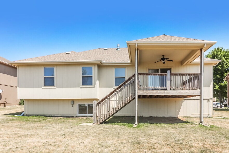 Building Photo - 702 Hibiscus Dr