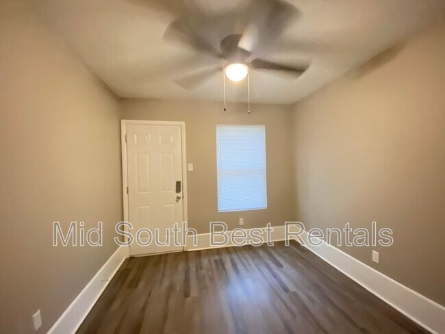 Building Photo - 324 Clint Rd