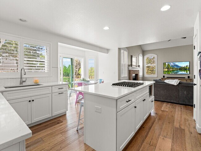 Building Photo - 7468 La Quinta Bay
