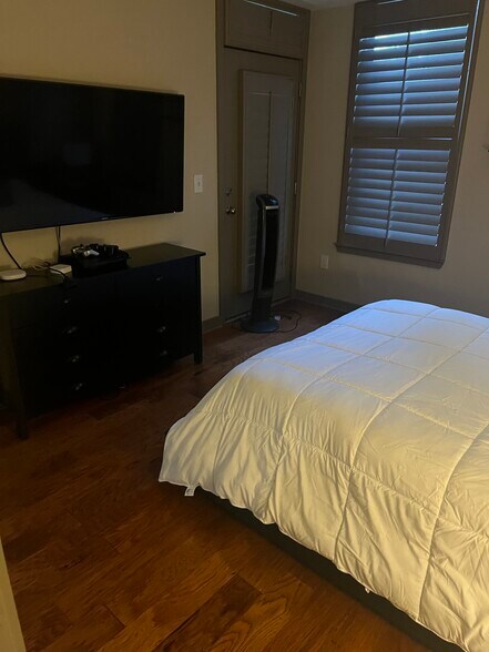 Building Photo - 390 17th St NW