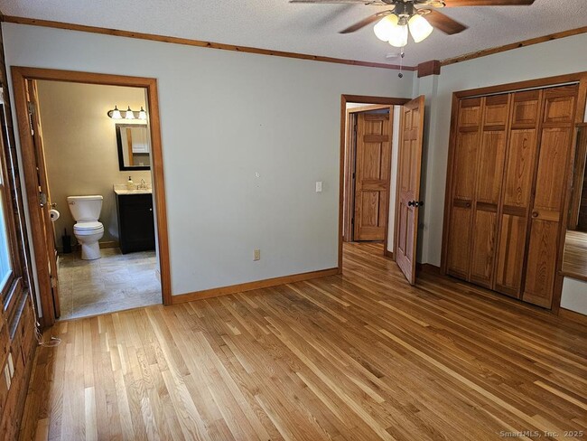 Building Photo - 698 Leetes Island Rd