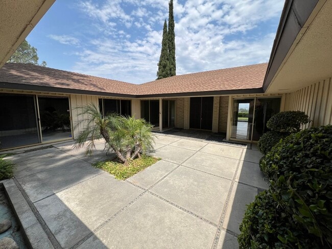 Building Photo - Coming Soon! Beautiful large 3 bedroom Hou...