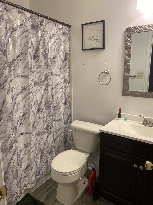 Master Bath - 14604 McKnew Rd