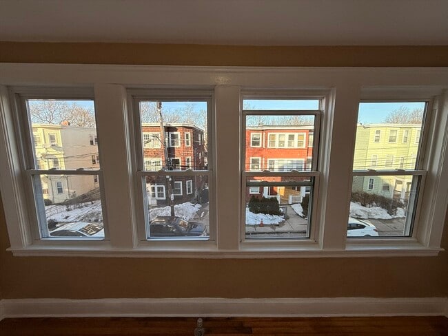 Building Photo - 25 Ronan St