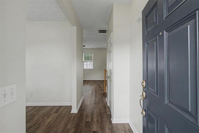 Building Photo - 980 Windcroft Cir NW