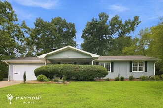 Building Photo - 397 Oakridge Dr SE