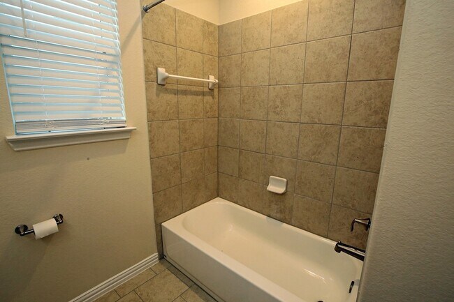 Building Photo - 13346 Pecan Trails Dr
