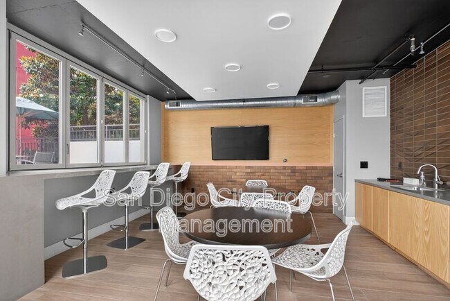 Building Photo - 1240 India St