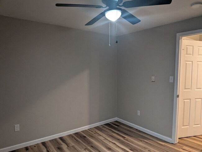 Building Photo - 1071 Kathryn