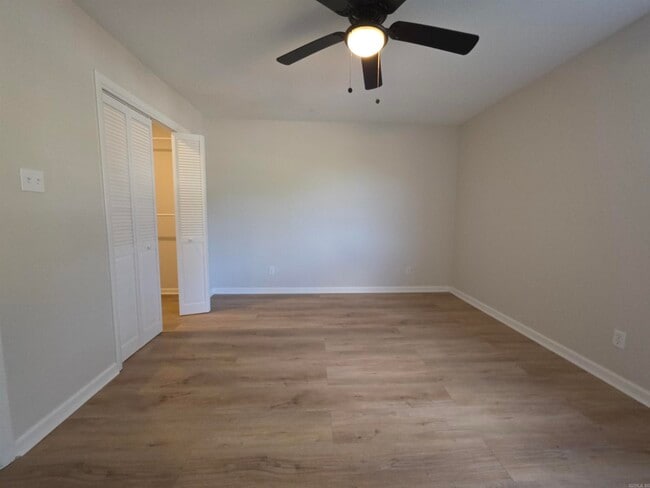 Building Photo - 5505 Crescent Dr