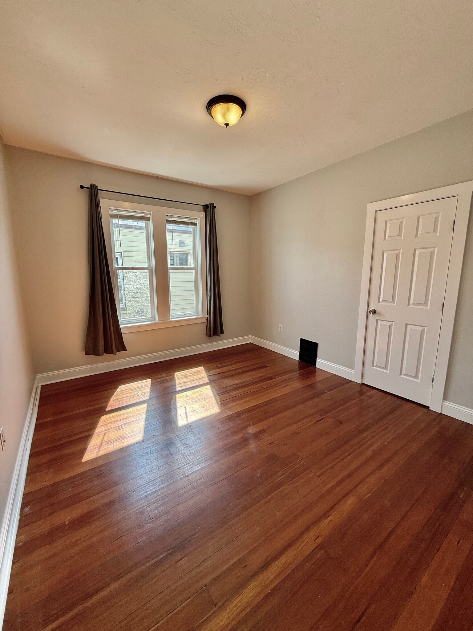 Building Photo - 1085 Dorchester Ave