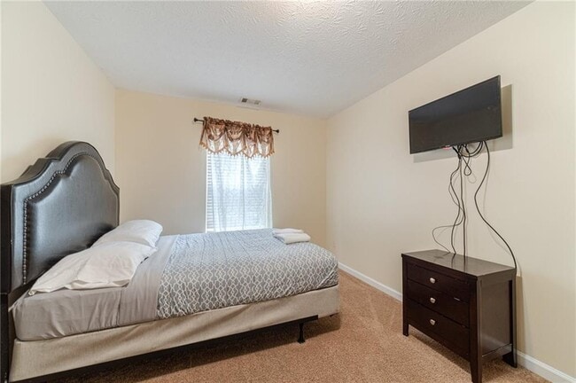Building Photo - 4201 Crestside Ridge SW