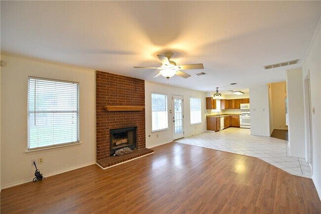 Building Photo - 1002 Dover Pass