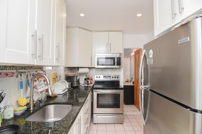 Building Photo - 96 St Paul St