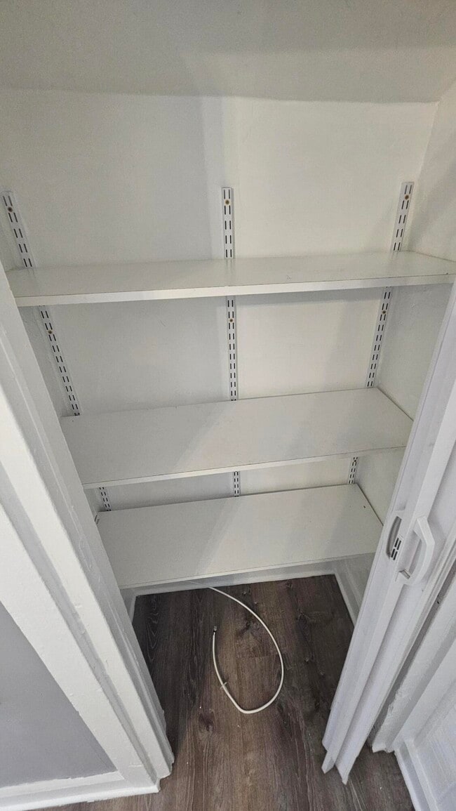 Building Photo - 425 Ardmore Rd