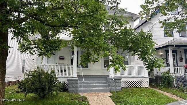 Building Photo - 921 Mattison Ave