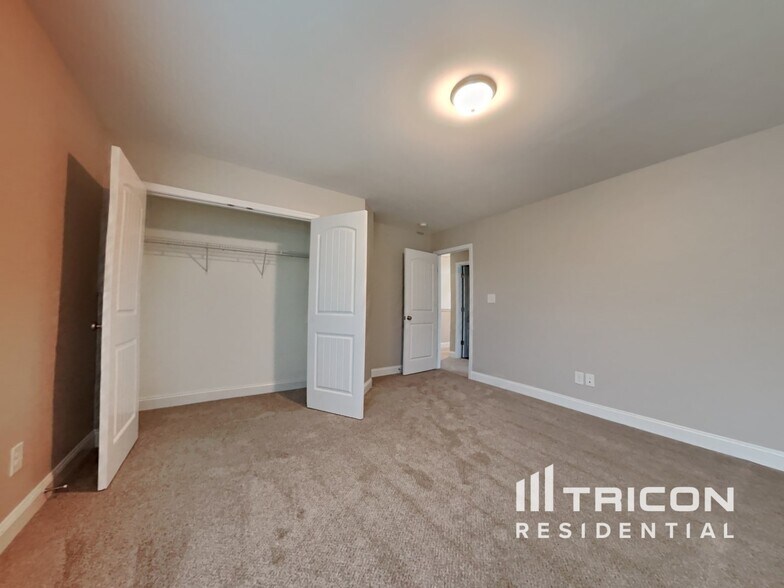 Building Photo - 34 Old Montague Way