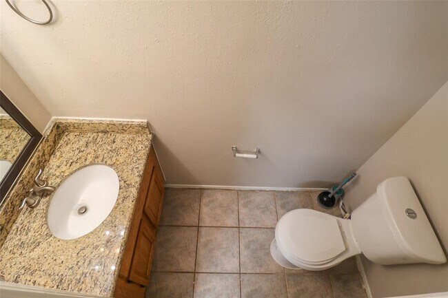Building Photo - 1546 Ridgebriar Dr