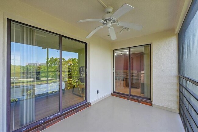 Building Photo - 2304 S Cypress Bend Dr