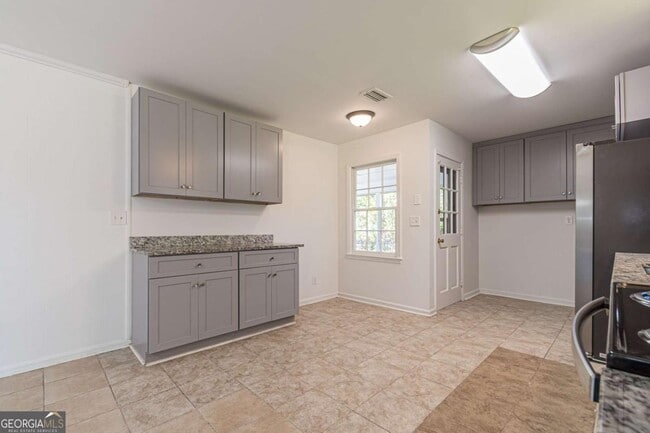 Building Photo - 926 Live Oak Ct