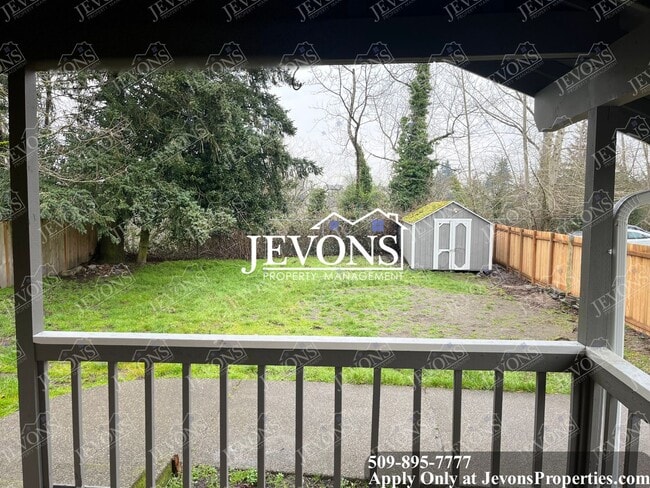 Building Photo - Enjoy the new appliances in this lovely single-family home located in the heart of Tacoma
