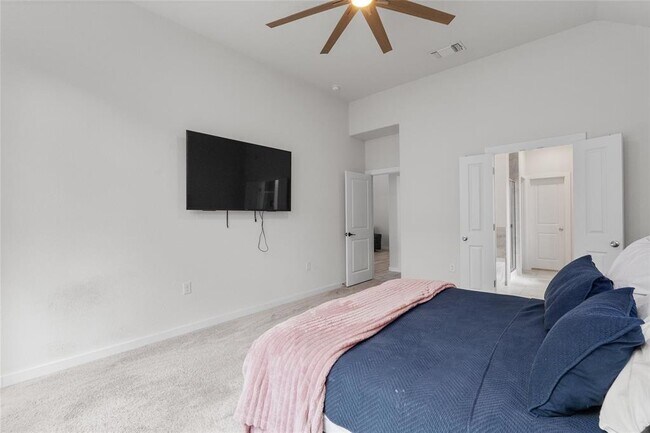 Building Photo - 11000 American Mustang Lp