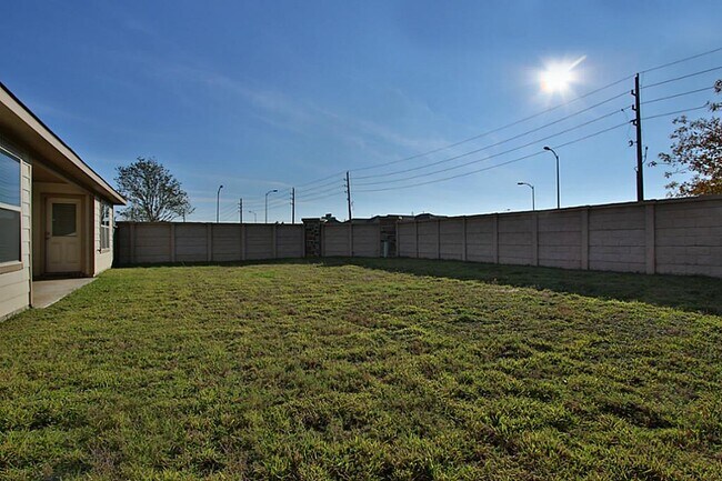 Building Photo - 9326 Limestone Ranch Ln
