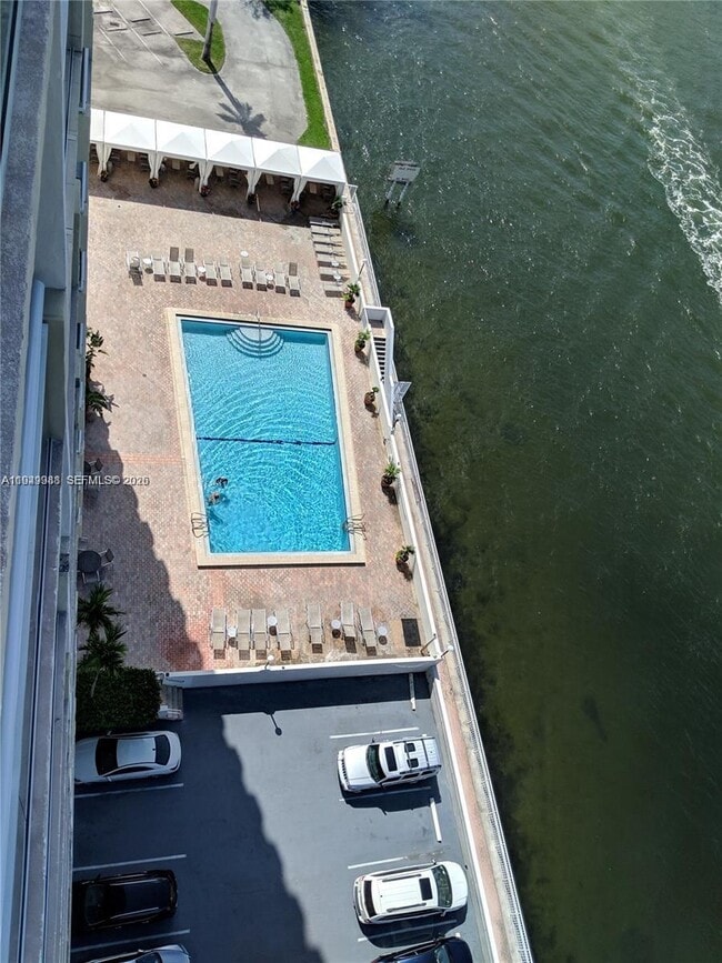 Building Photo - 3000 S Ocean Dr