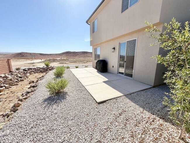 Building Photo - 2375 E Luciano Ln