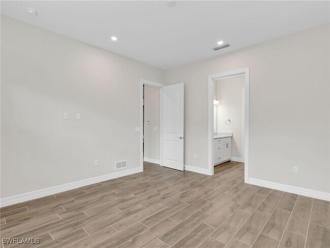 Building Photo - 268 Indies Dr E