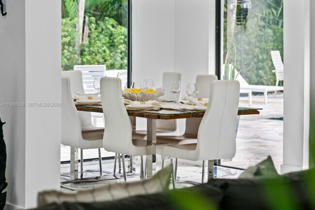 Building Photo - 1730 NE 137th Terrace