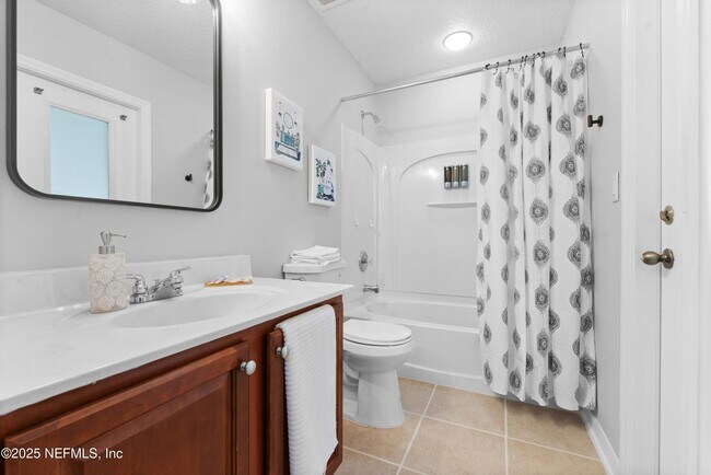 Building Photo - 2650 Kermit Ct