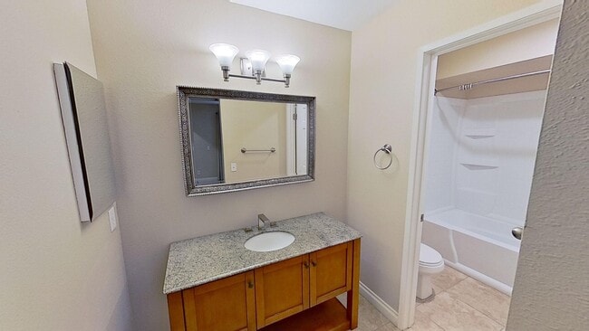 Building Photo - 2 bed/ 2 bath Condo in Goleta-Eucalyptus G...