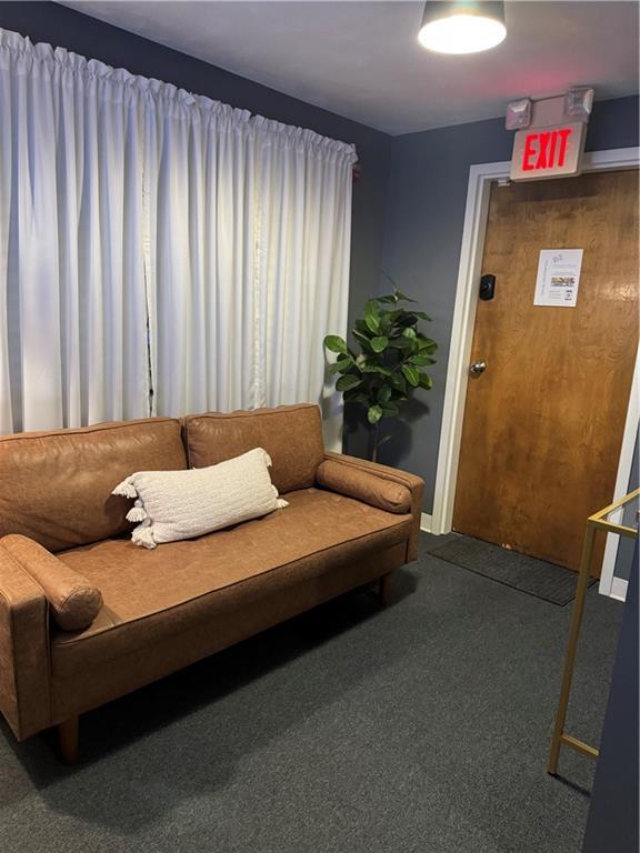 Building Photo - 990 Main St