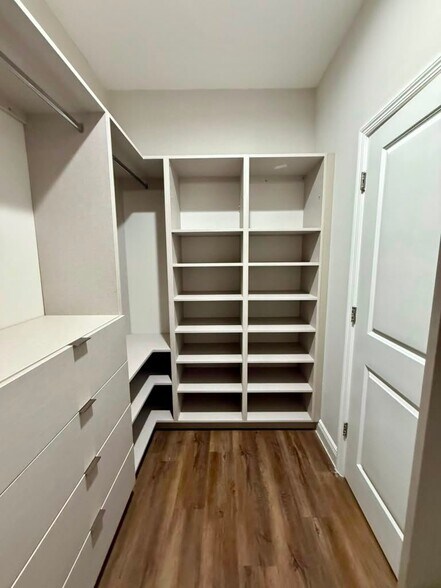 Building Photo - 8023 Buttercup Cir
