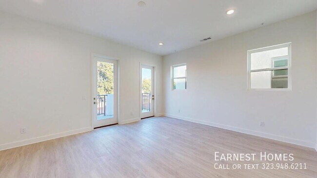 Building Photo - 8474 Camelia Ct