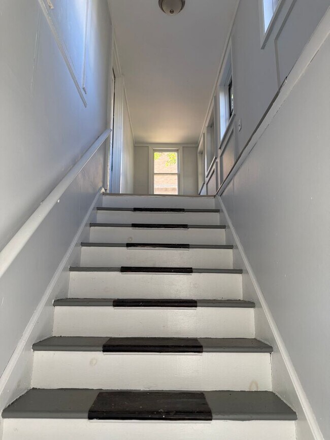 Building Photo - 40 N Beacon St