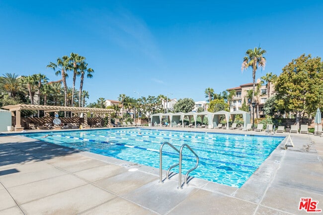 Building Photo - 13075 Pacific Promenade