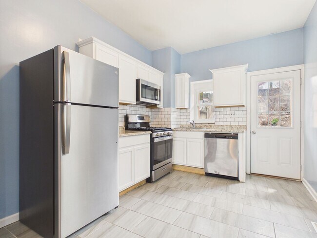 Building Photo - Newly Renovated 4 Bedroom Single Family Home