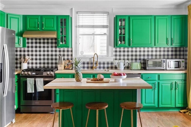 Building Photo - 720 Mollie St SE