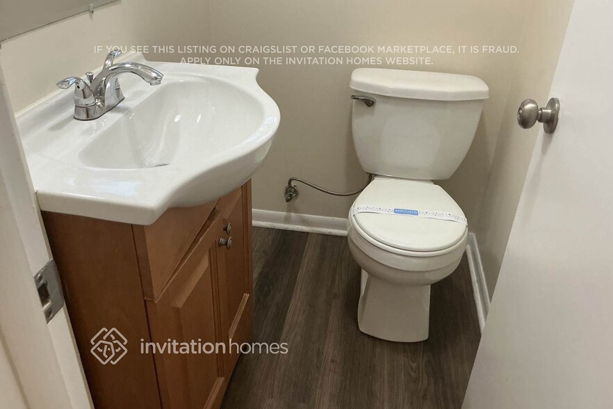 Building Photo - 6723 W 63rd St