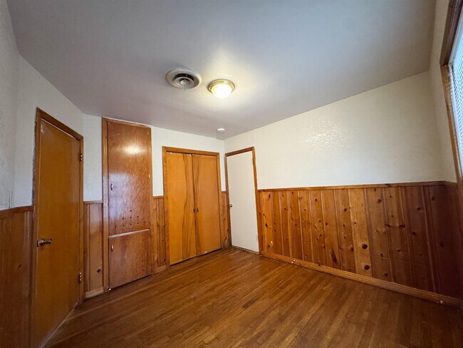 Building Photo - 1612 Hursh Ave