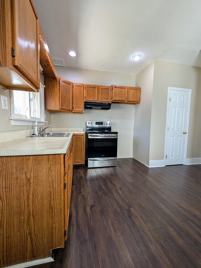 Building Photo - 704 Kolping Ave