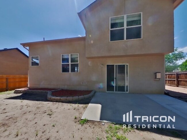 Building Photo - 4691 Skylark Rd