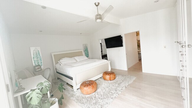 Building Photo - 1230 2nd St