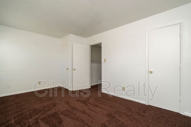 Building Photo - 2716 Peach St